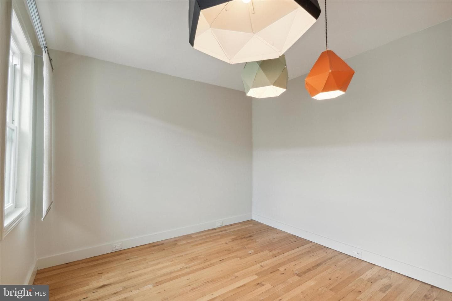 833 Almond Street photo 23