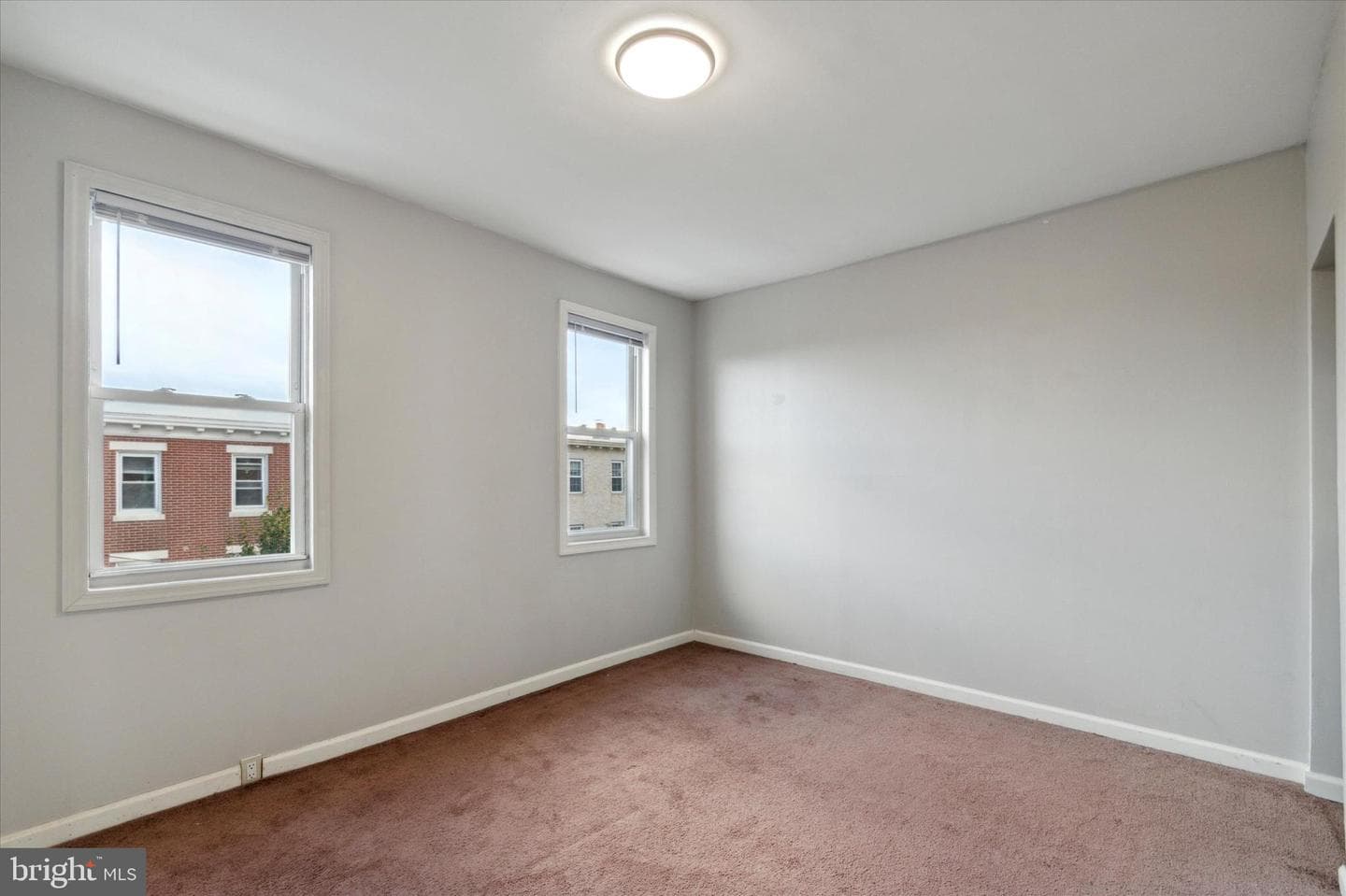 833 Almond Street photo 25