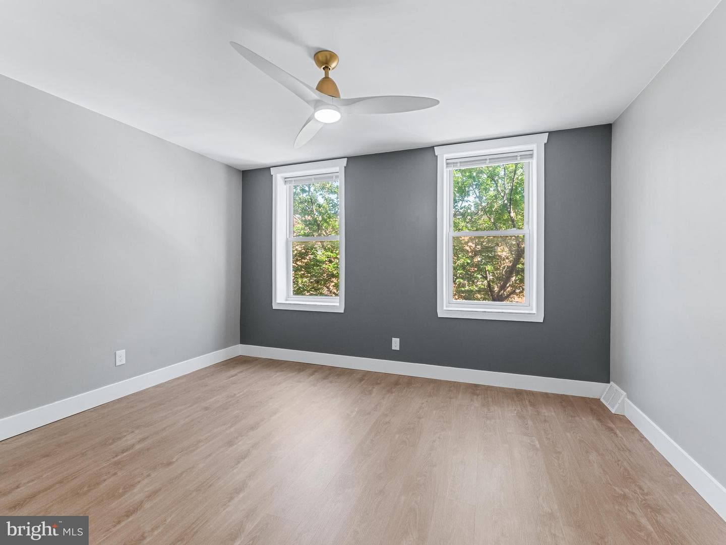 2444 S Lambert Street photo 15