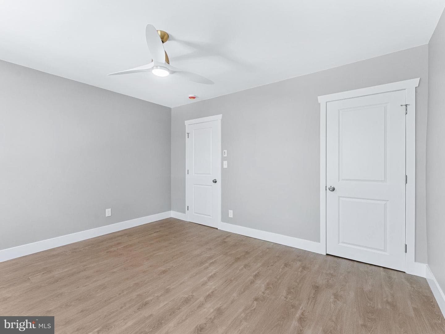 2444 S Lambert Street photo 17