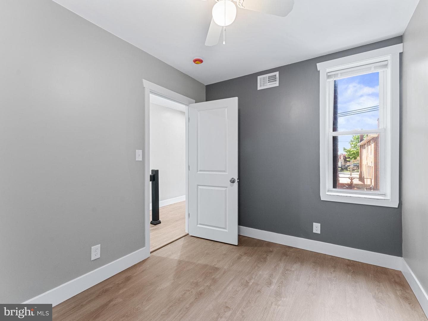 2444 S Lambert Street photo 21
