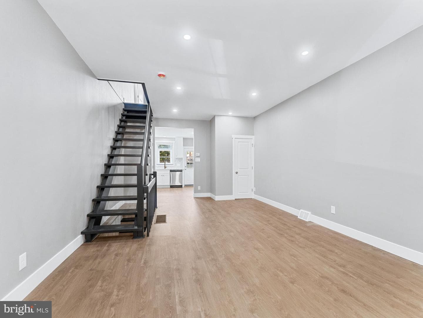 2444 S Lambert Street photo 4