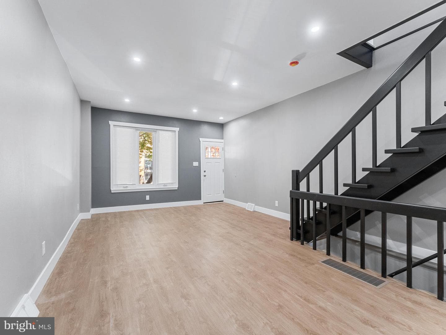 2444 S Lambert Street photo 9