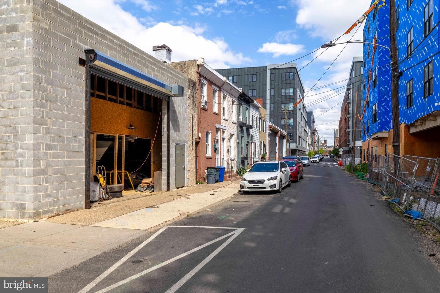 2009 E York Street photo 2