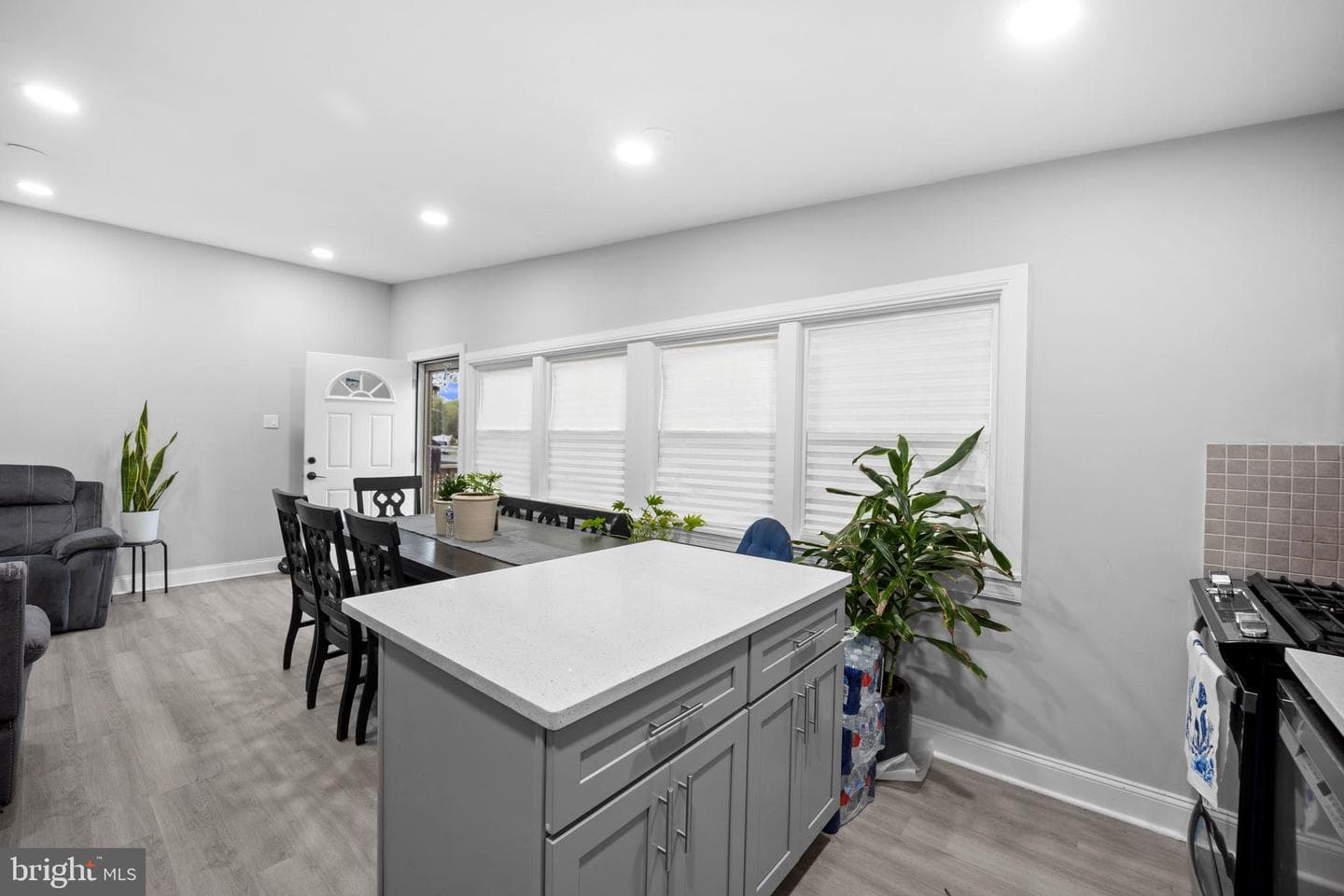 1106 Grant Avenue photo 3