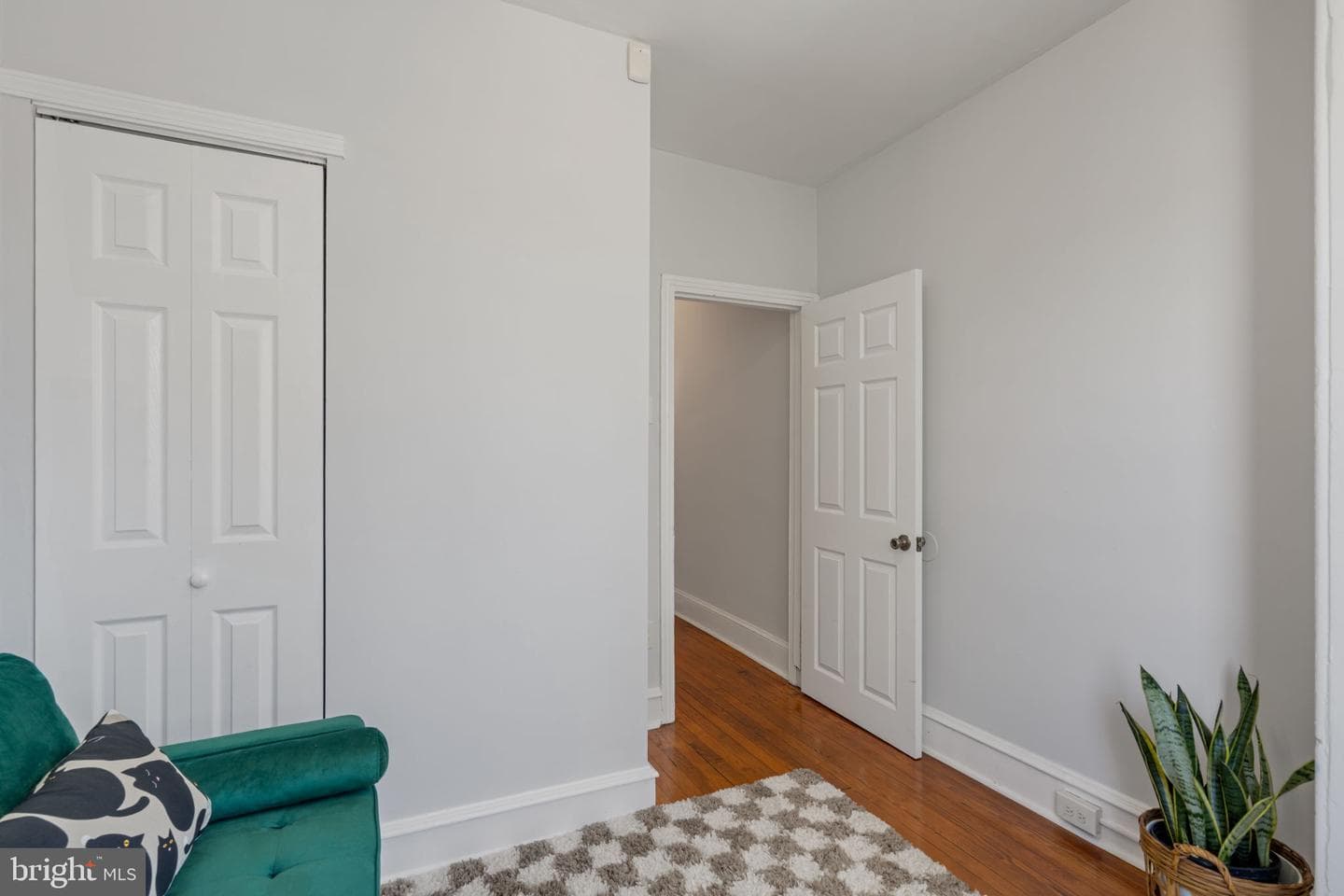 2132 E Huntingdon Street photo 22