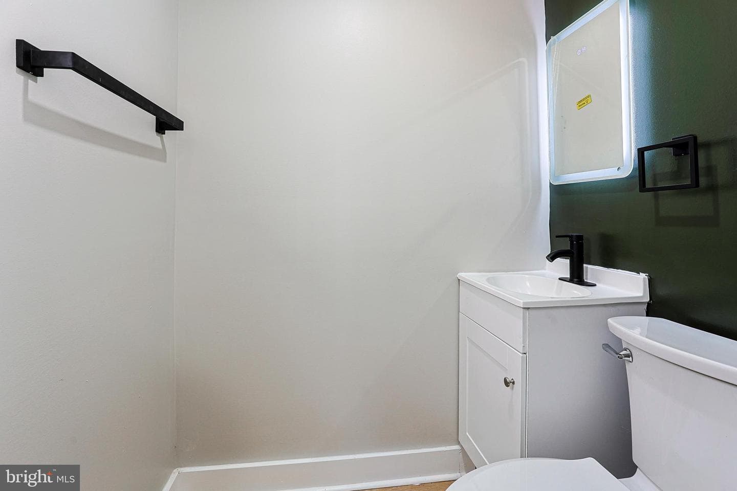 2129 E Tioga Street photo 13