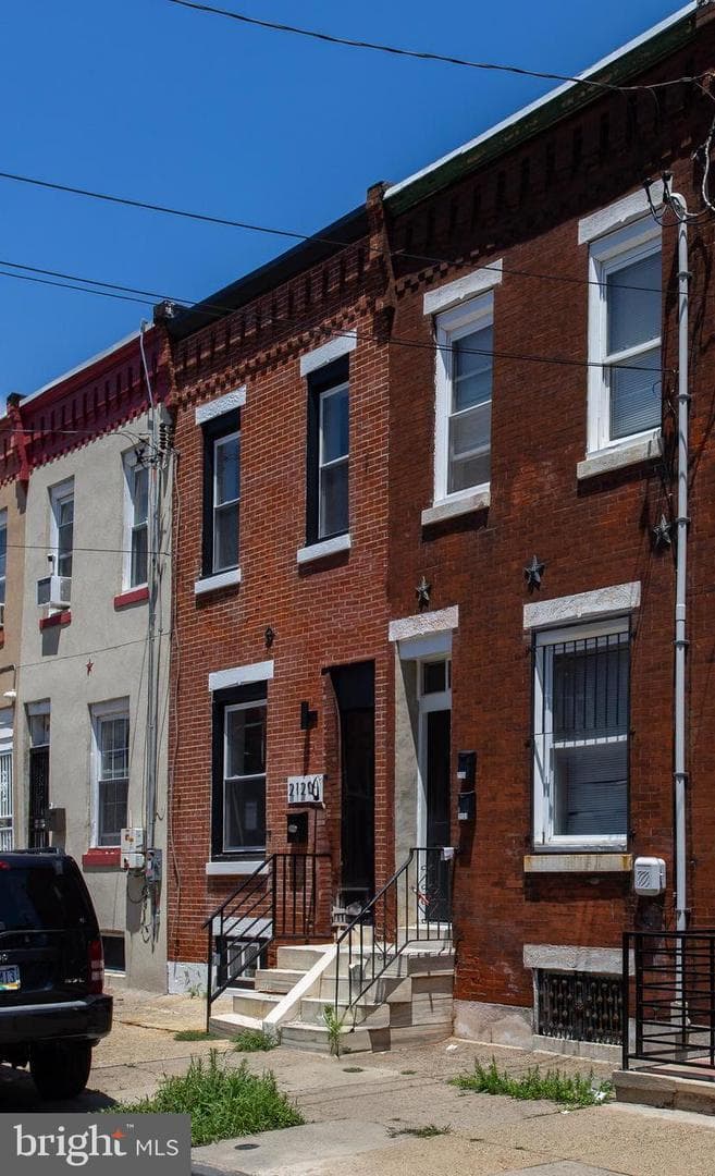 2129 E Tioga Street photo 5