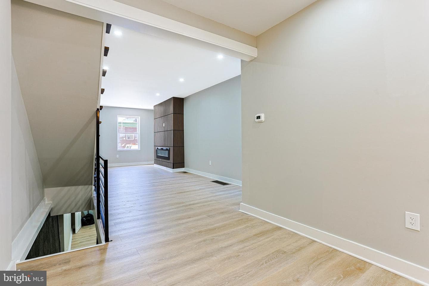 2129 E Tioga Street photo 9