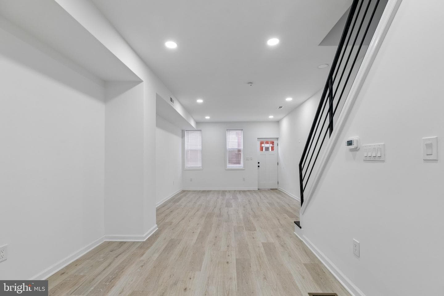 21 E Silver Street photo 6