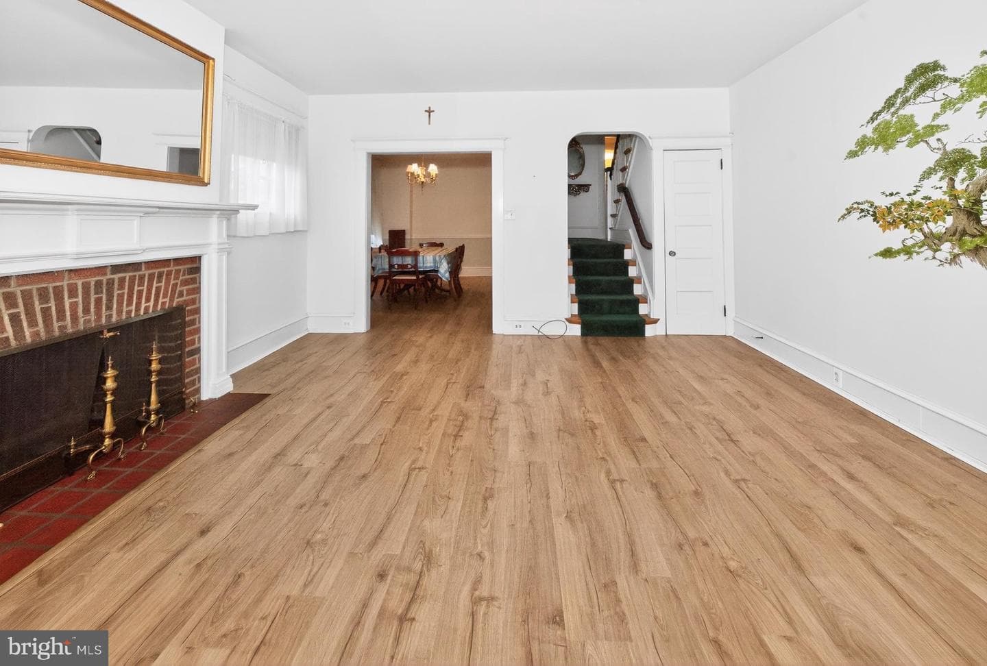 1110 Wakeling Street photo 2