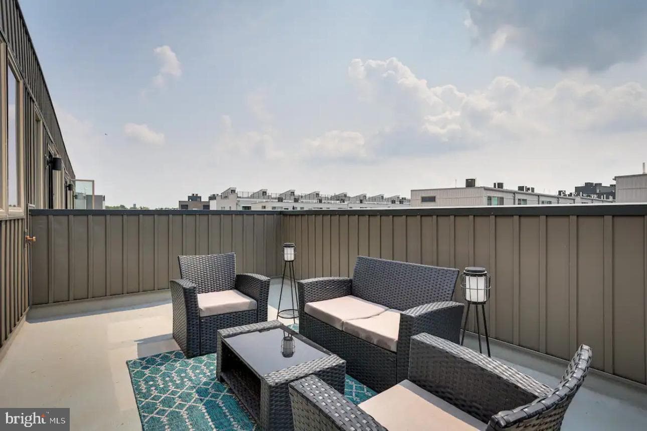 2026 Northbank Place photo 3