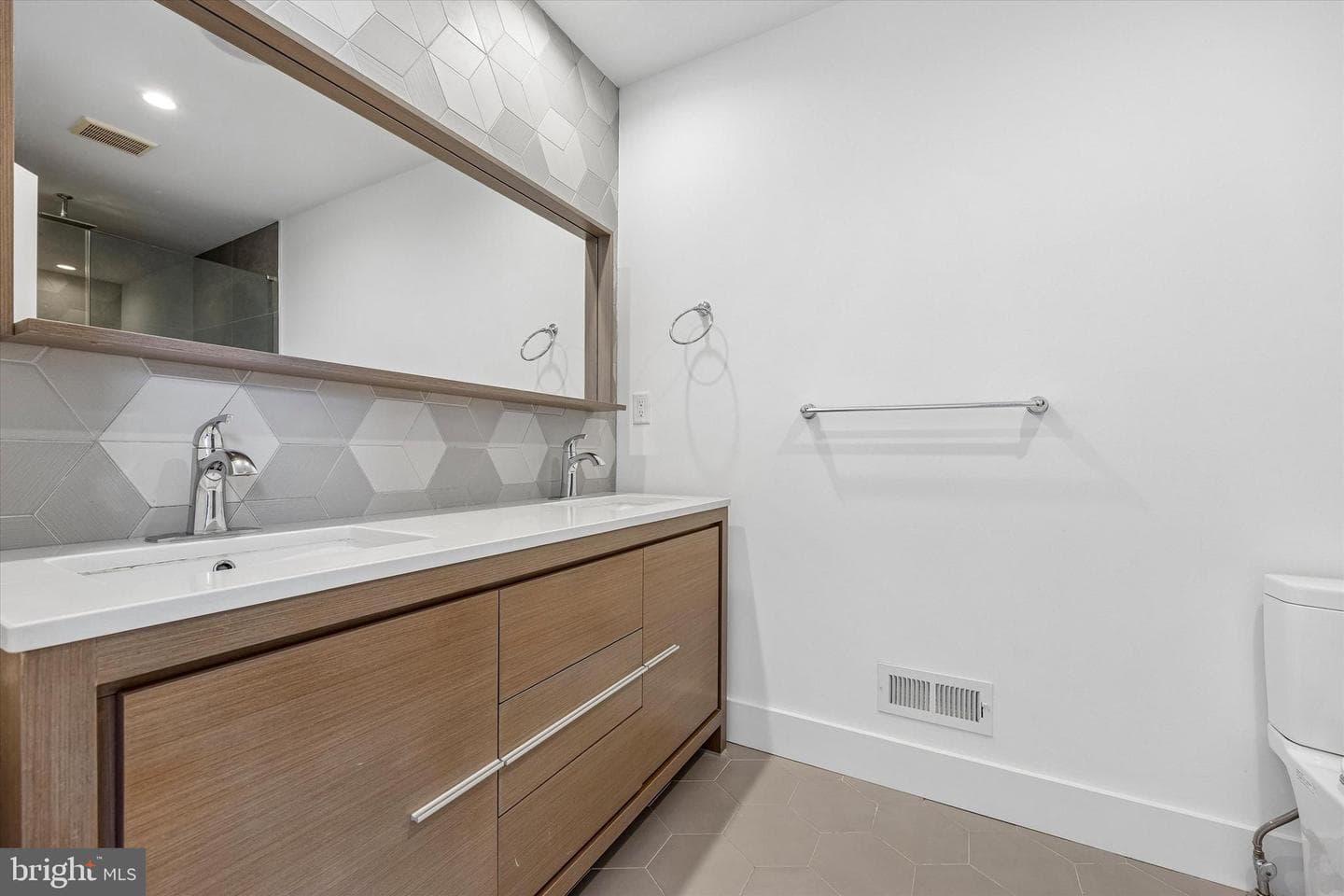 405 Greenwich Street photo 15