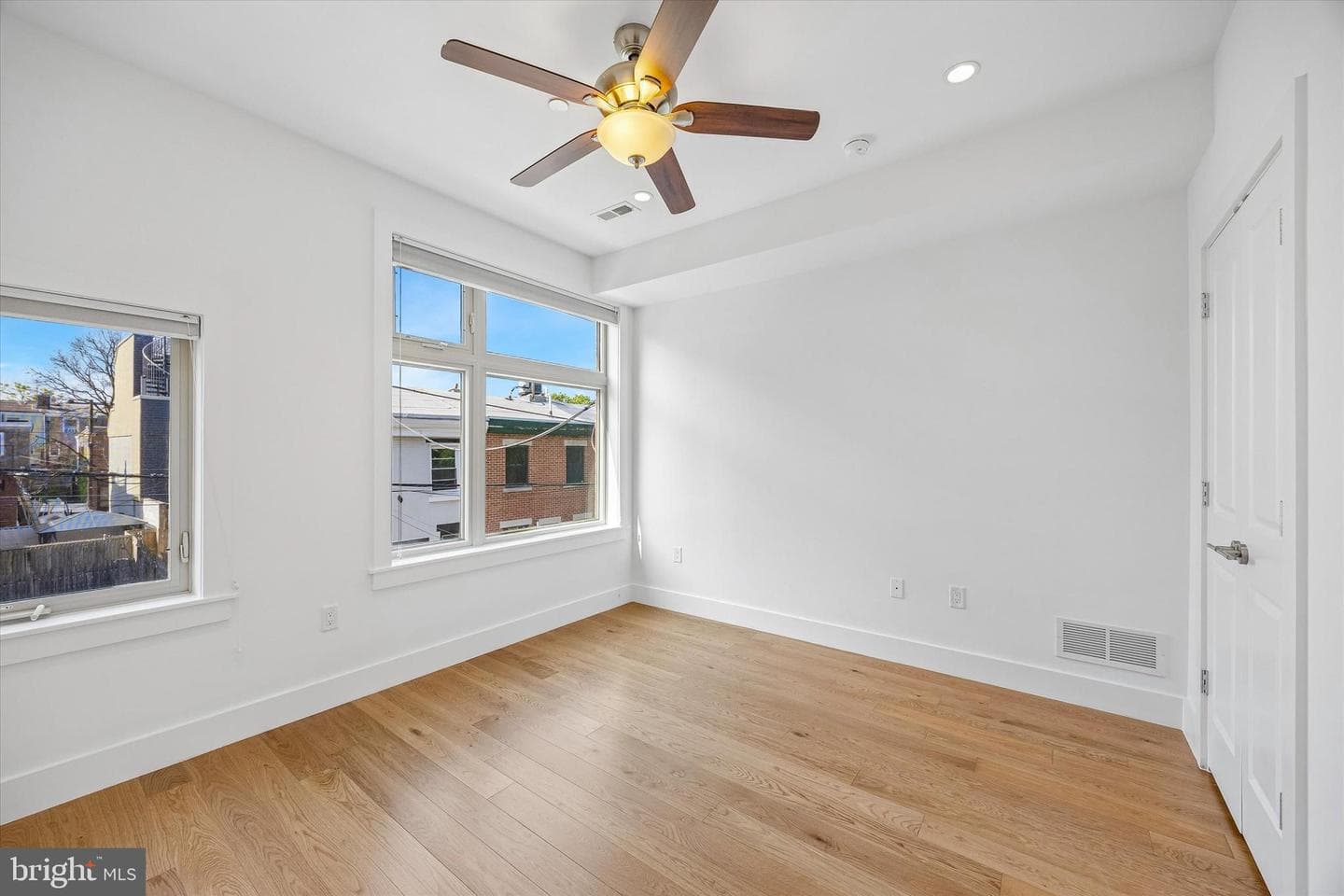 405 Greenwich Street photo 23