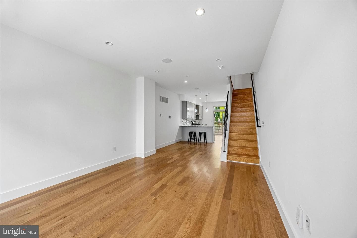 405 Greenwich Street photo 5