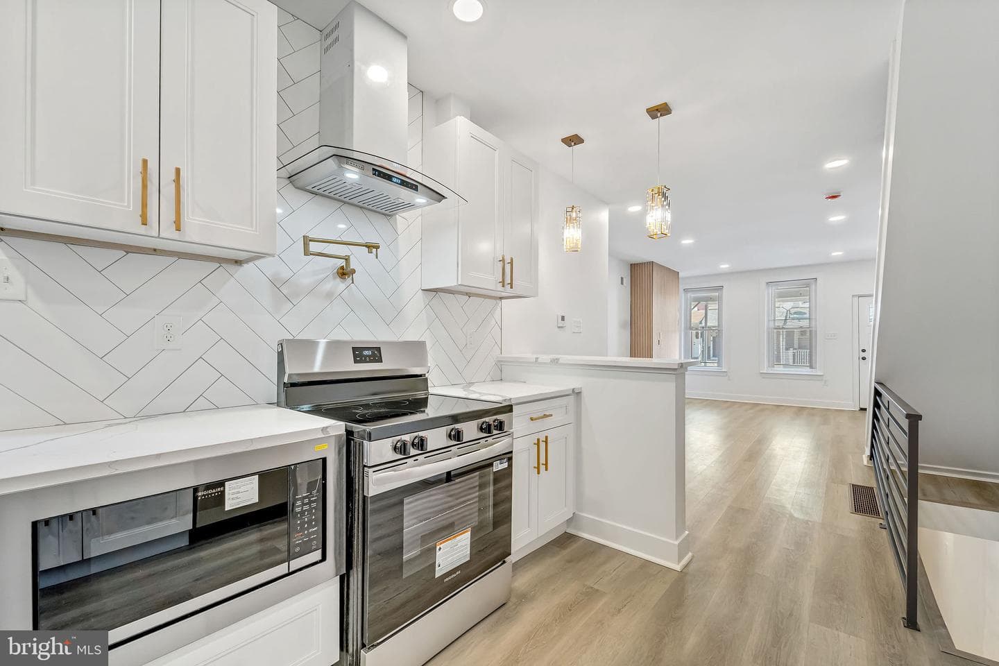 5540 W Oxford Street photo 11