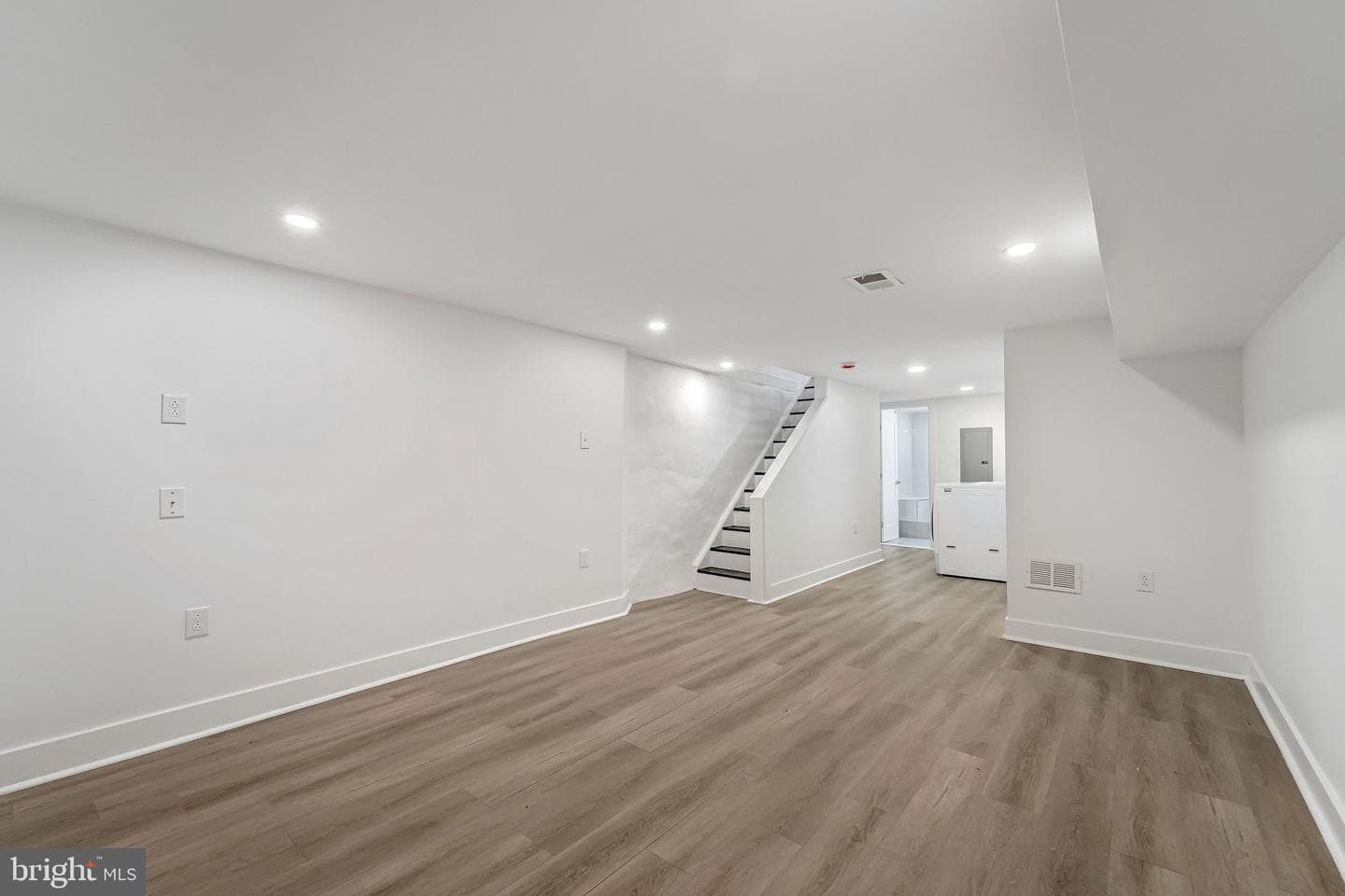 5540 W Oxford Street photo 21