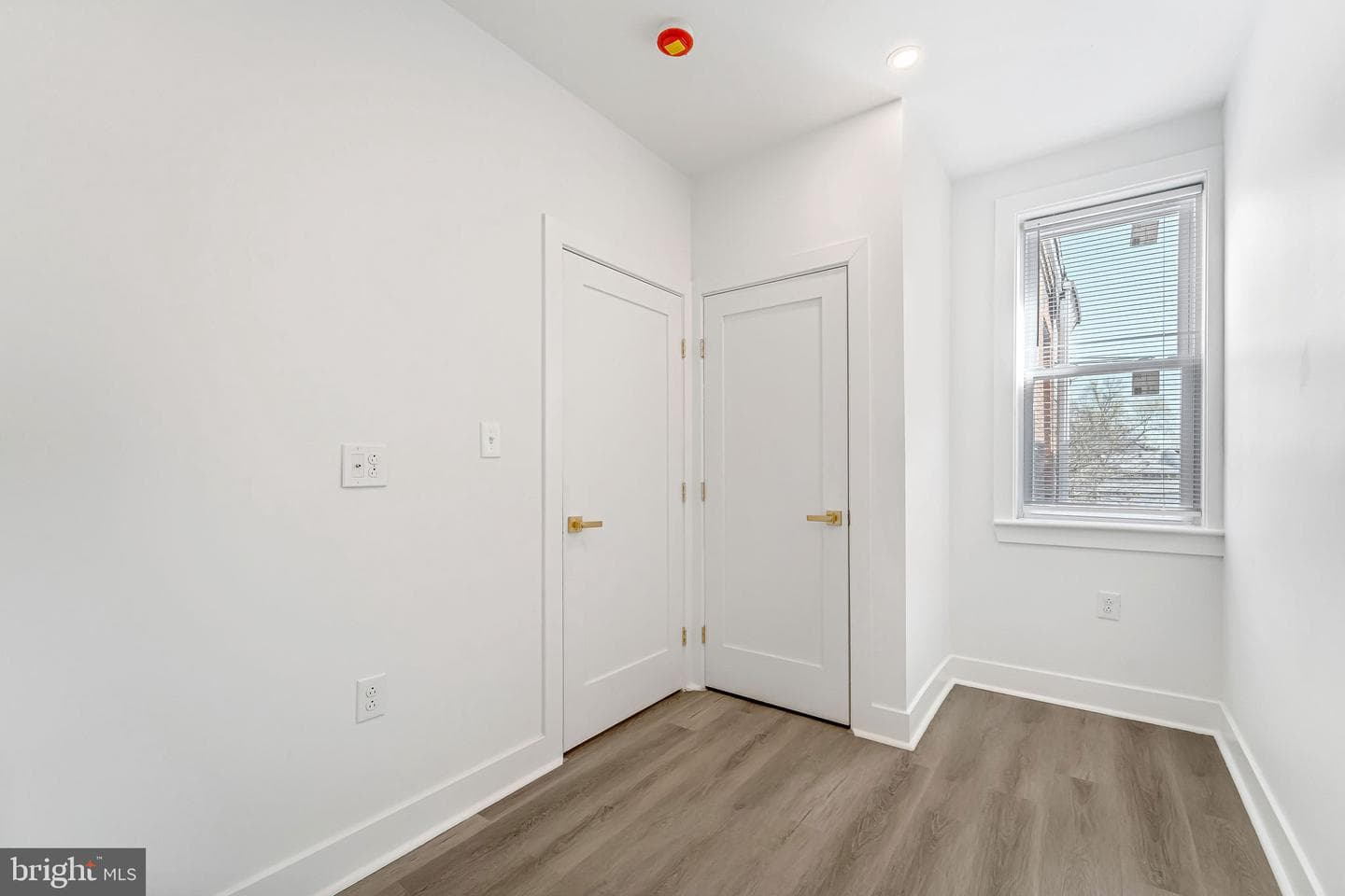 5540 W Oxford Street photo 23