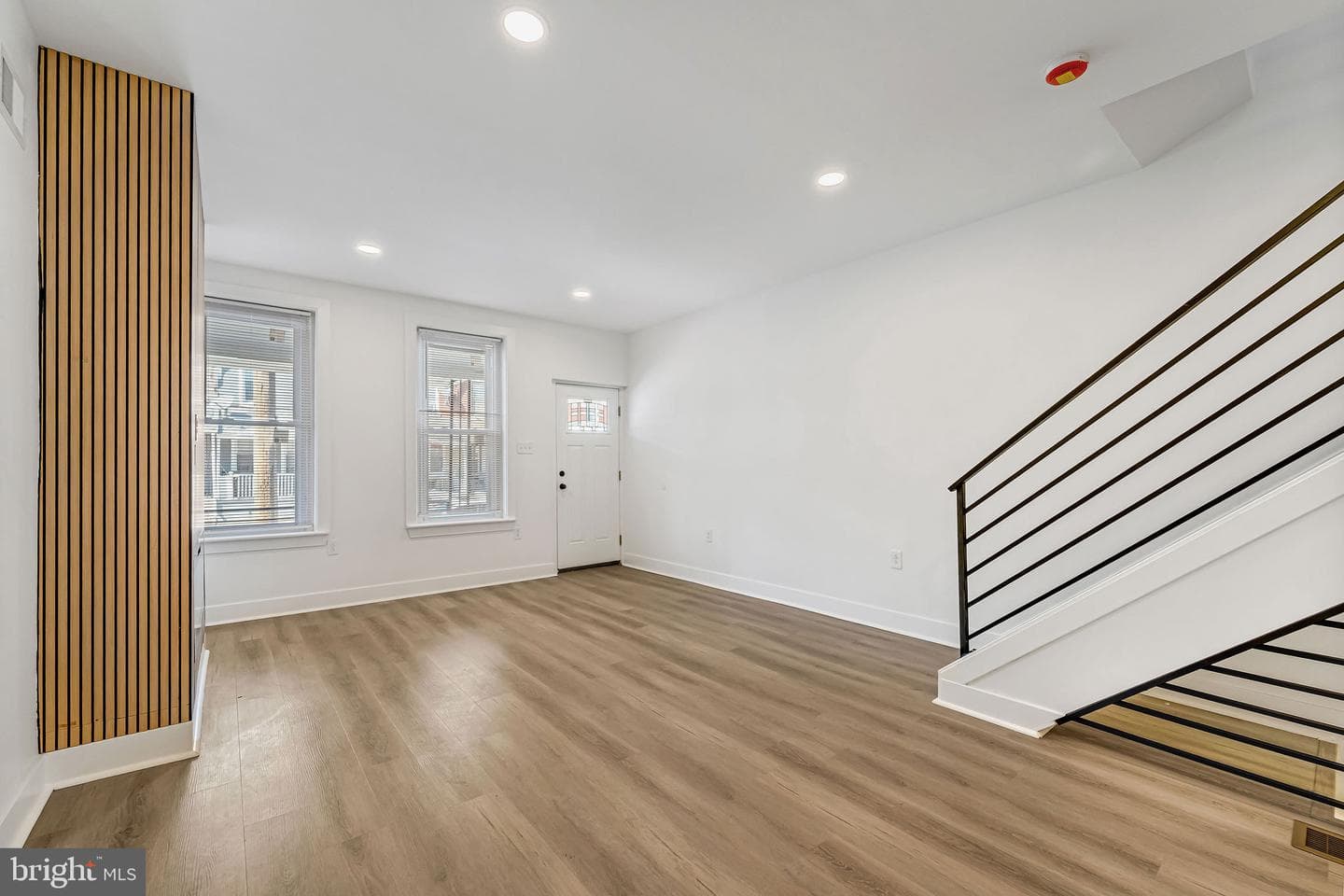 5540 W Oxford Street photo 5