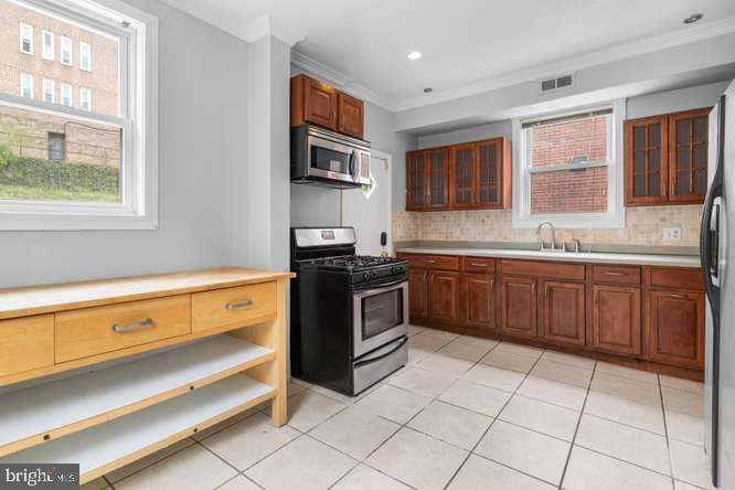 2210 Bryn Mawr Avenue photo 10