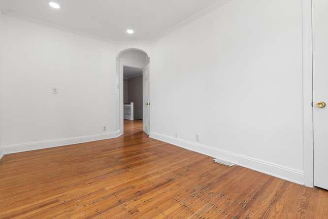 2210 Bryn Mawr Avenue photo 20