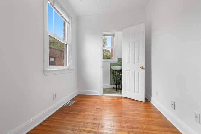 2210 Bryn Mawr Avenue photo 22