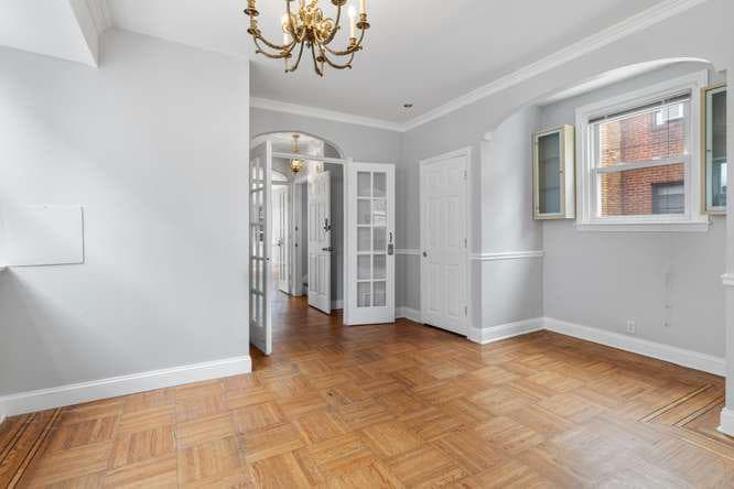 2210 Bryn Mawr Avenue photo 8