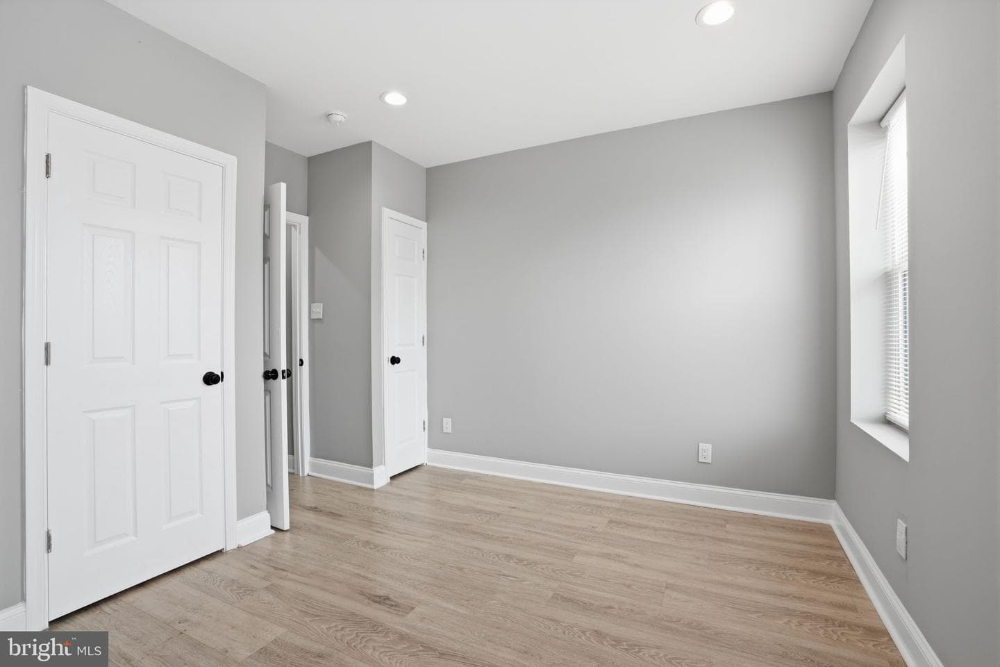 1933 E Somerset Street photo 15