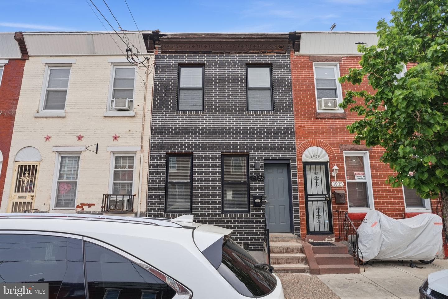 1933 E Somerset Street photo 3