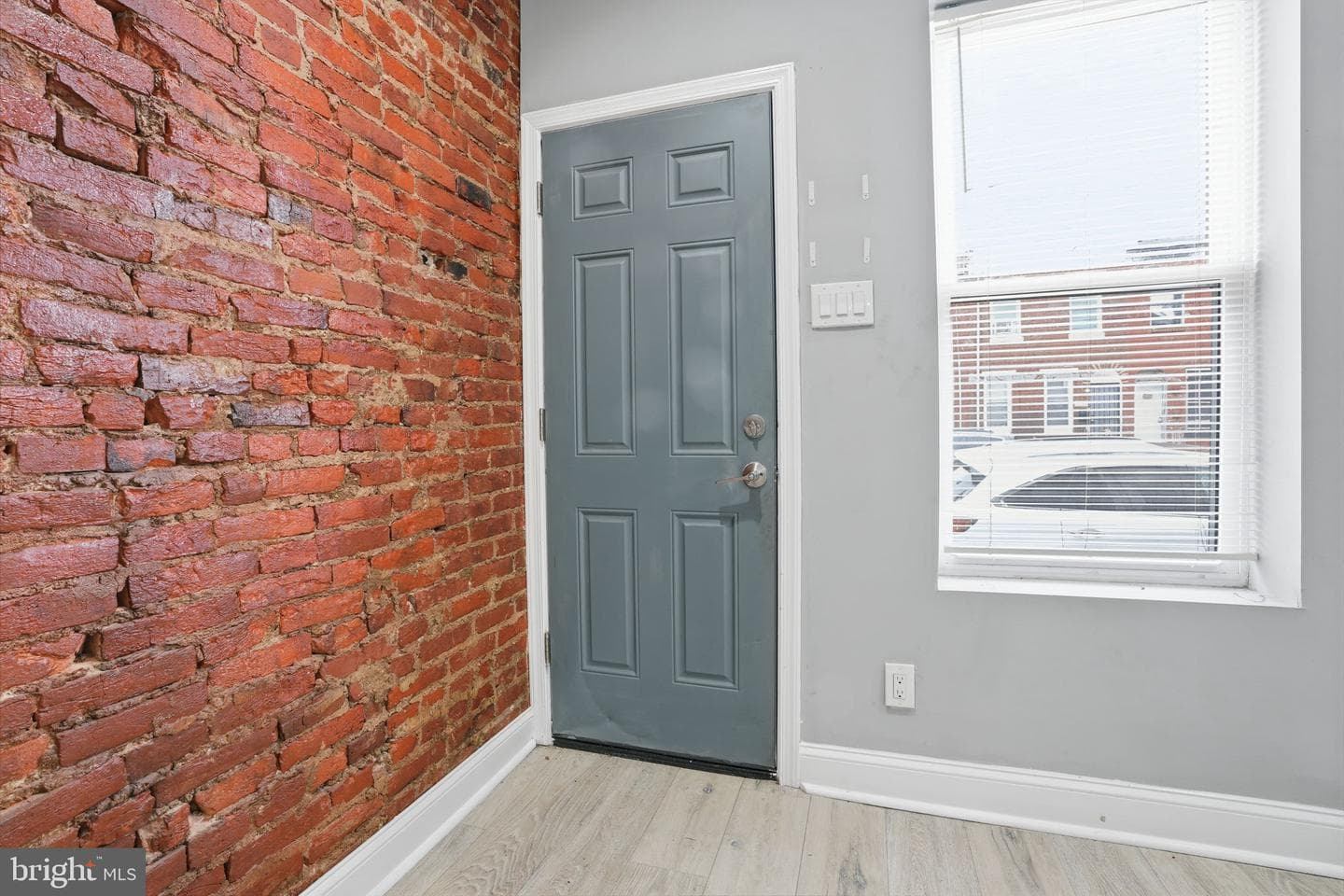 1933 E Somerset Street photo 5