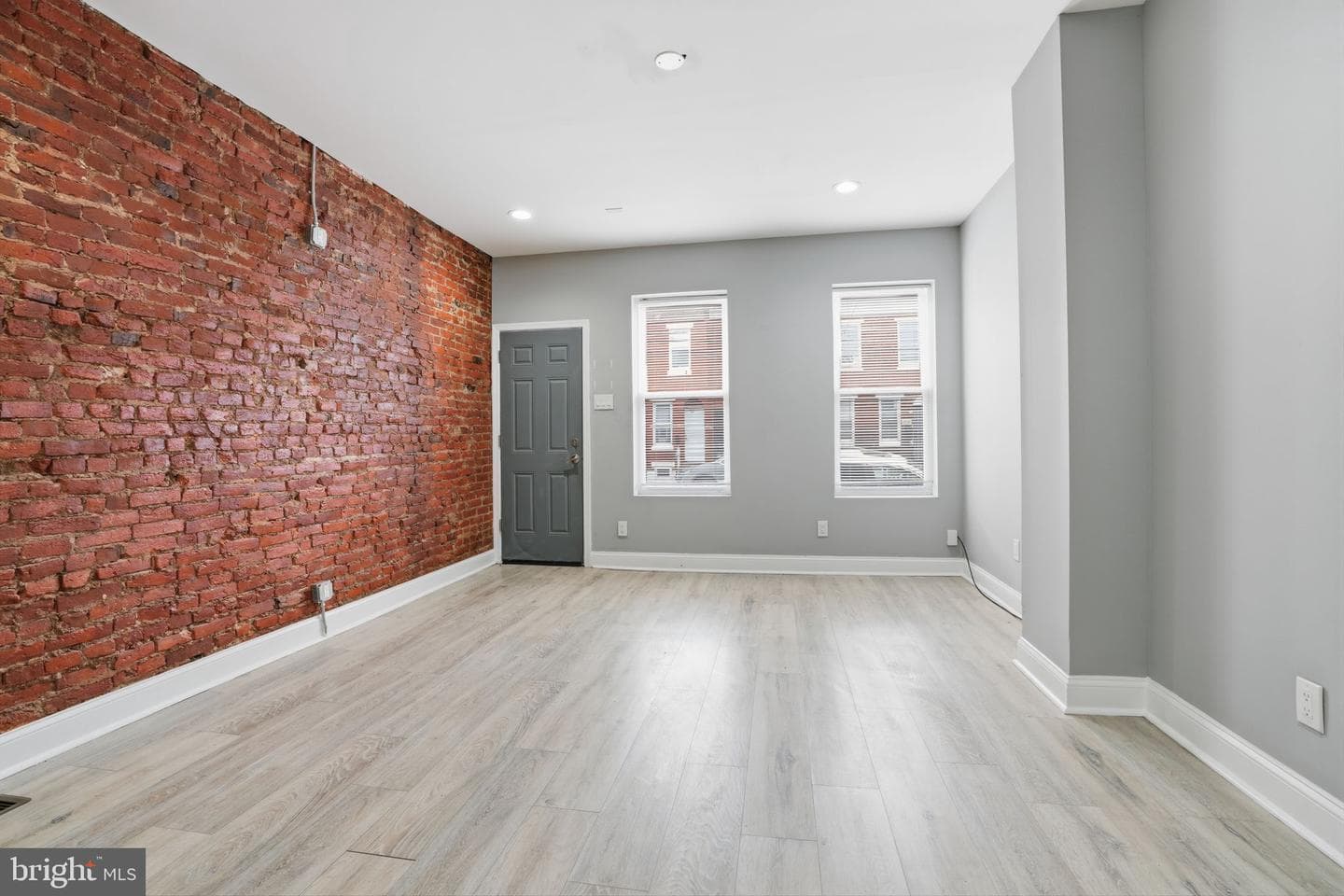 1933 E Somerset Street photo 7