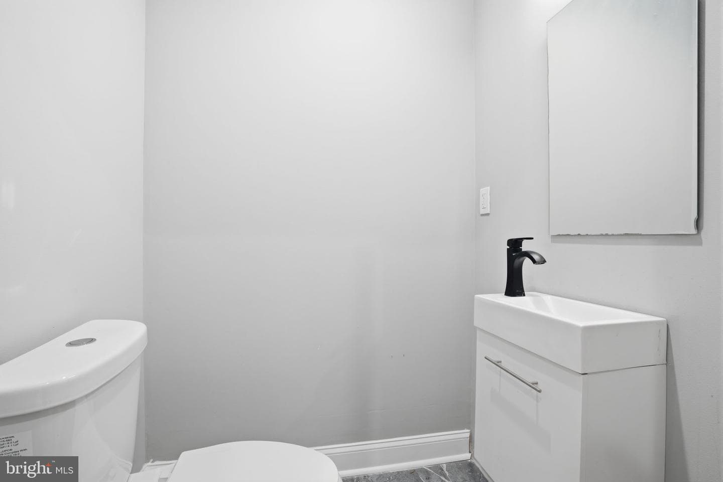 1933 E Somerset Street photo 8
