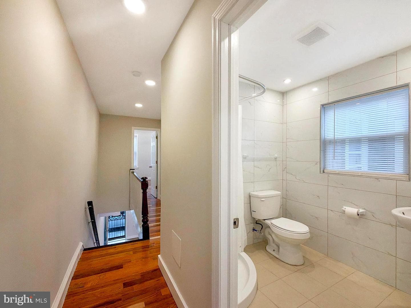 534 W Huntingdon Street photo 15