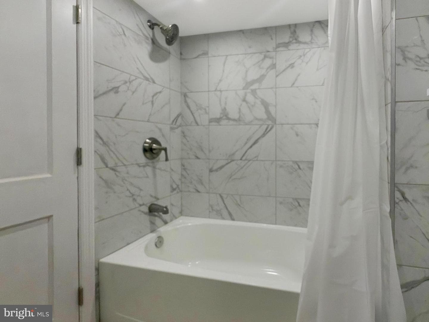 534 W Huntingdon Street photo 21