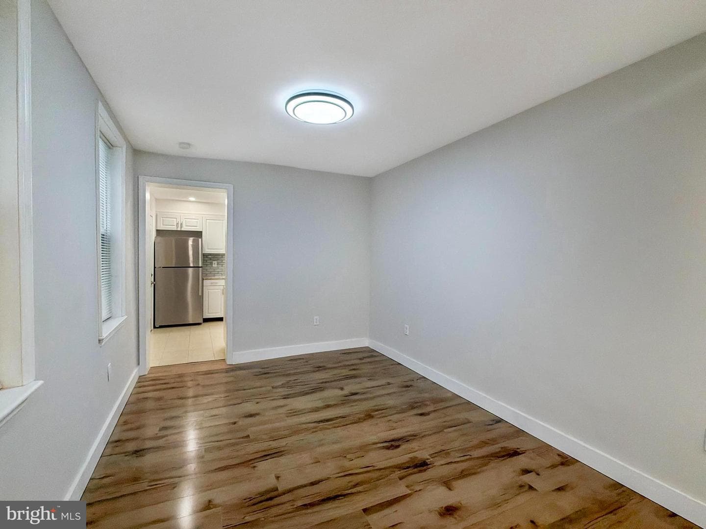534 W Huntingdon Street photo 4