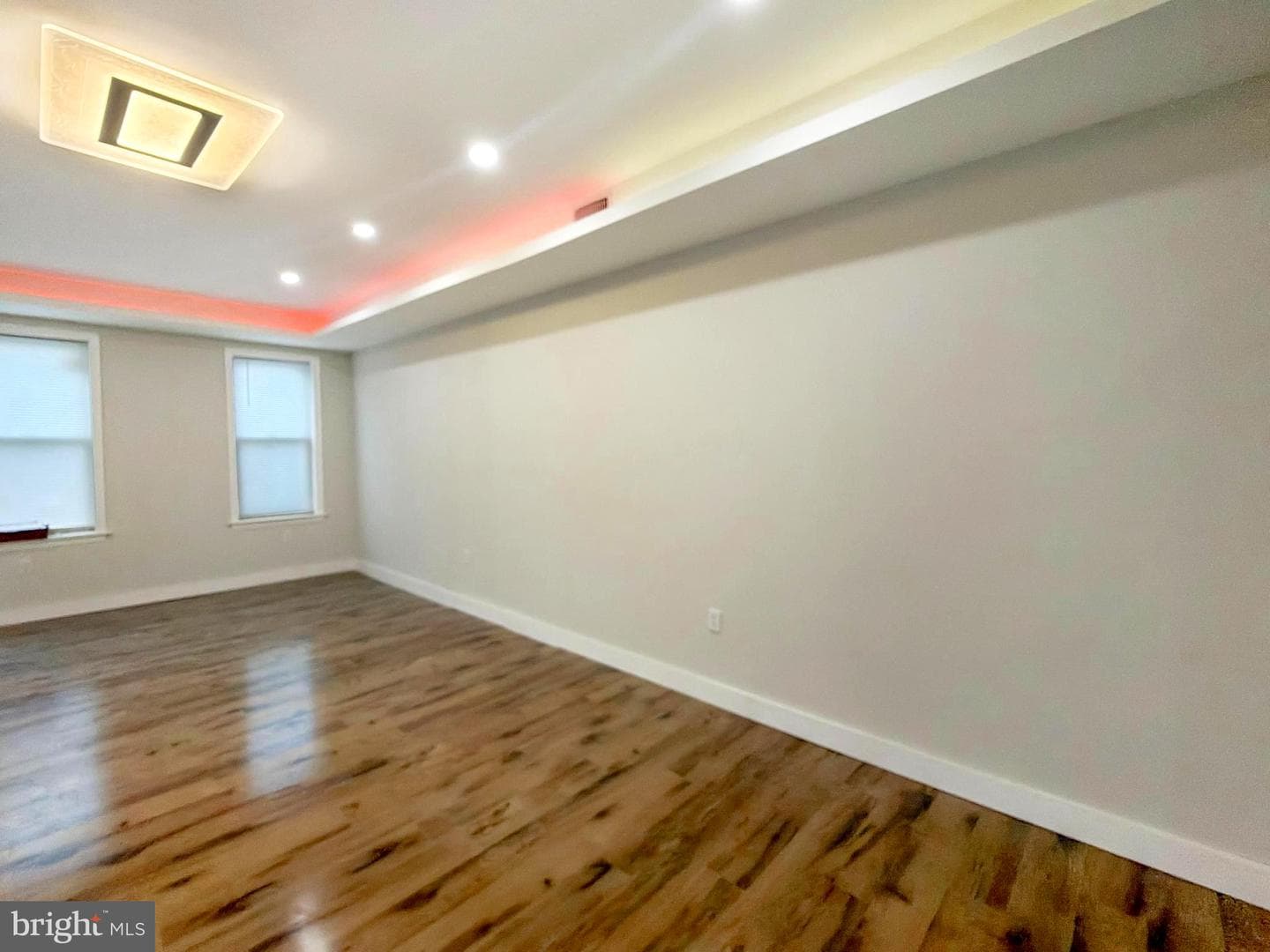 534 W Huntingdon Street photo 7
