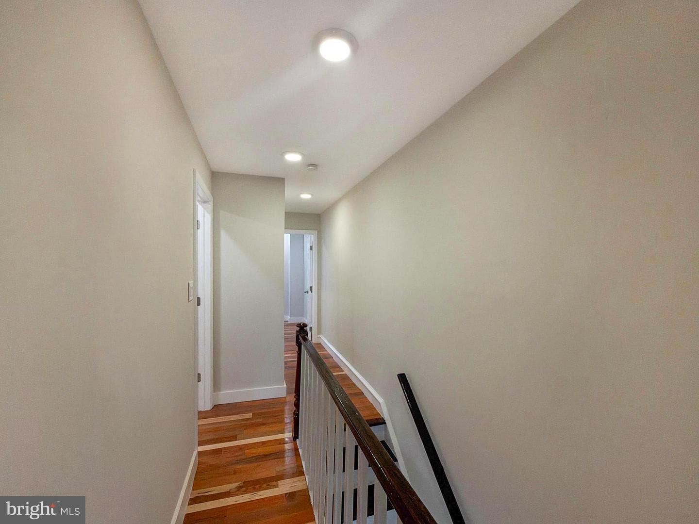 534 W Huntingdon Street photo 8