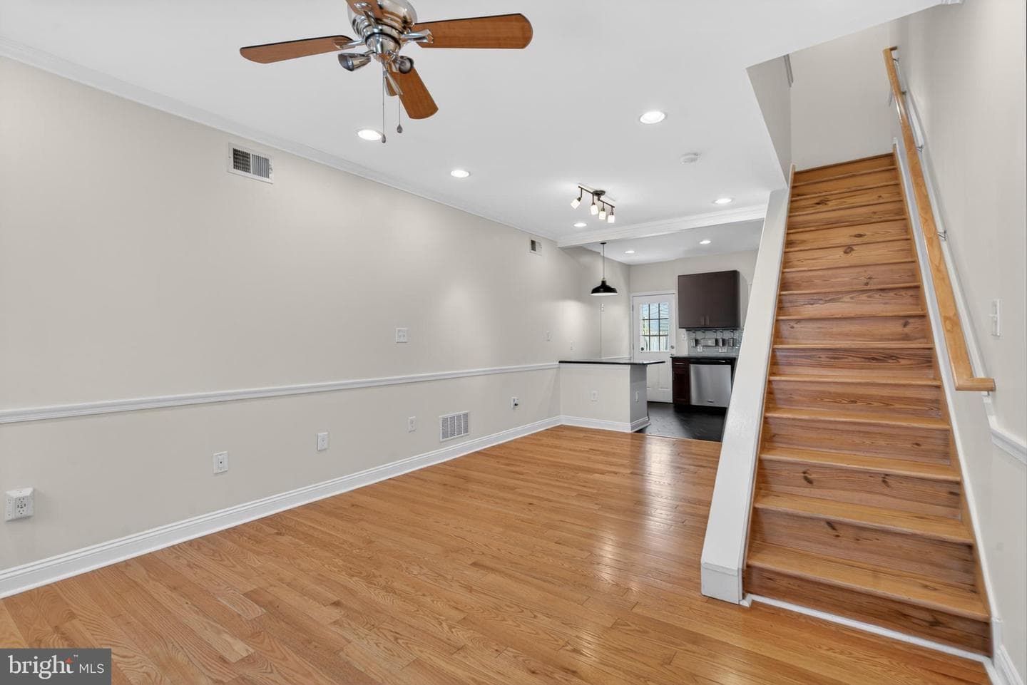 2355 E Harold Street photo 6