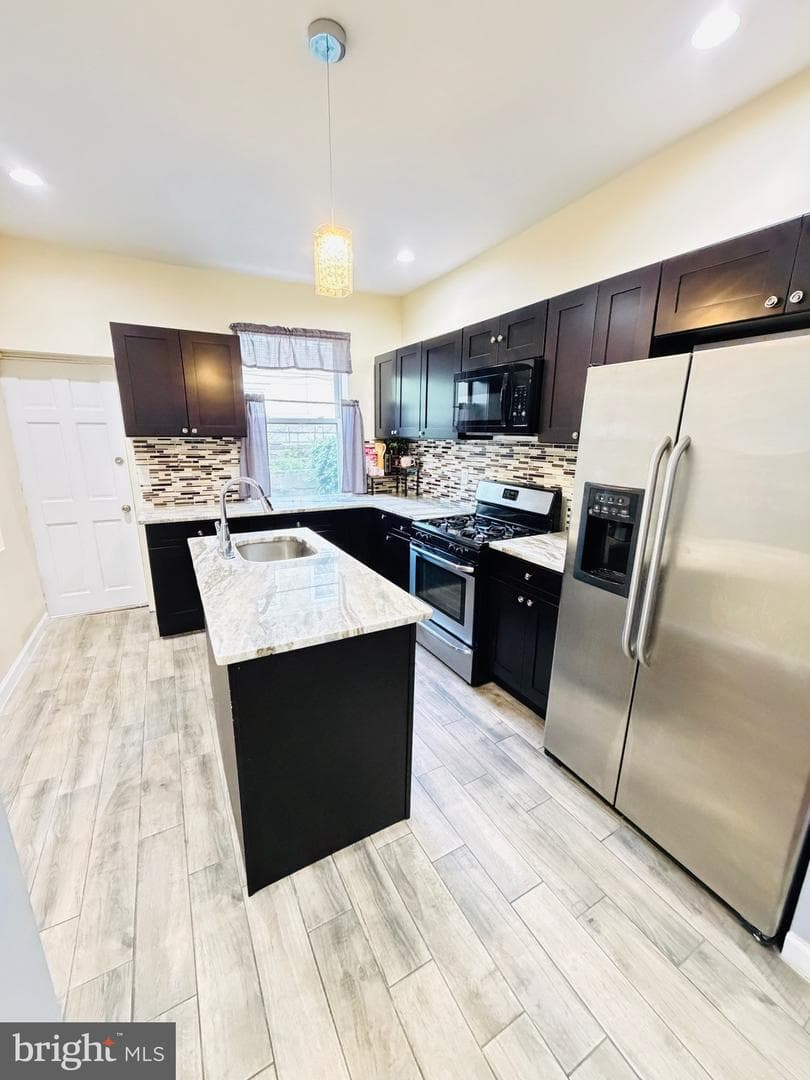 2127 W Cambria Street photo 12