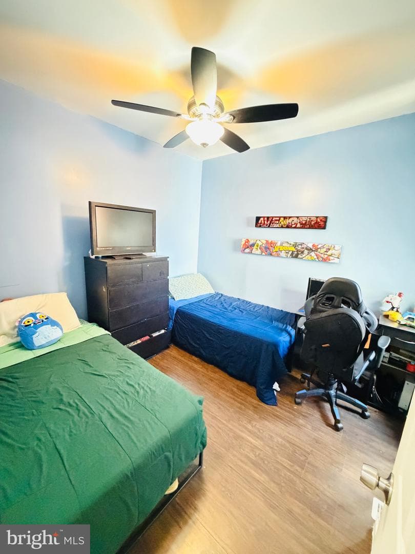 2127 W Cambria Street photo 26