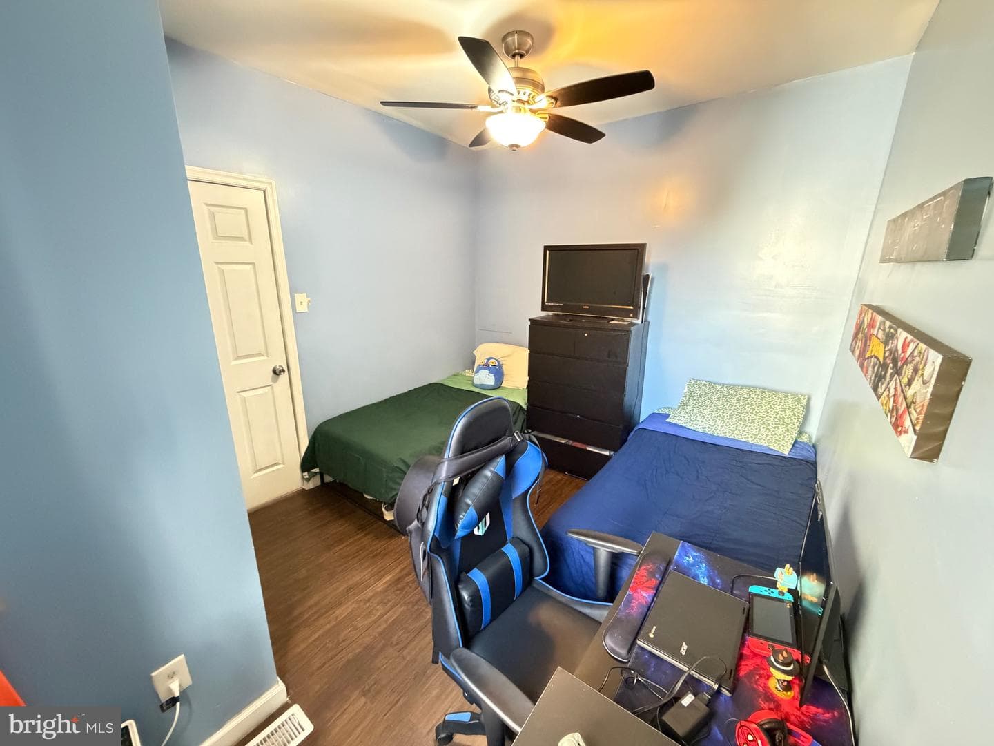 2127 W Cambria Street photo 27