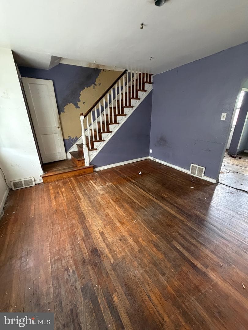 652 E Annsbury Street photo 3