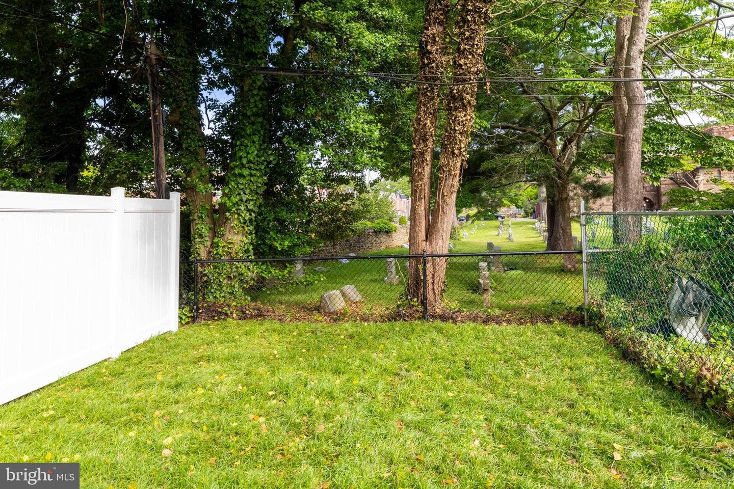 486 Shurs Lane photo 32