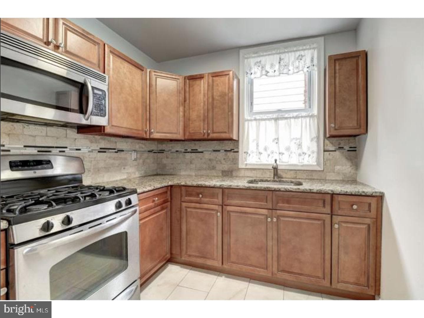 2666 Webb Street photo 12