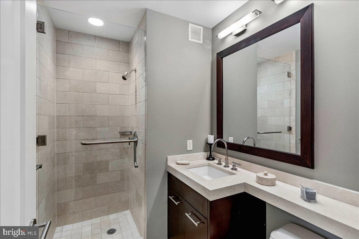 1414 S Penn Square #11a photo 17