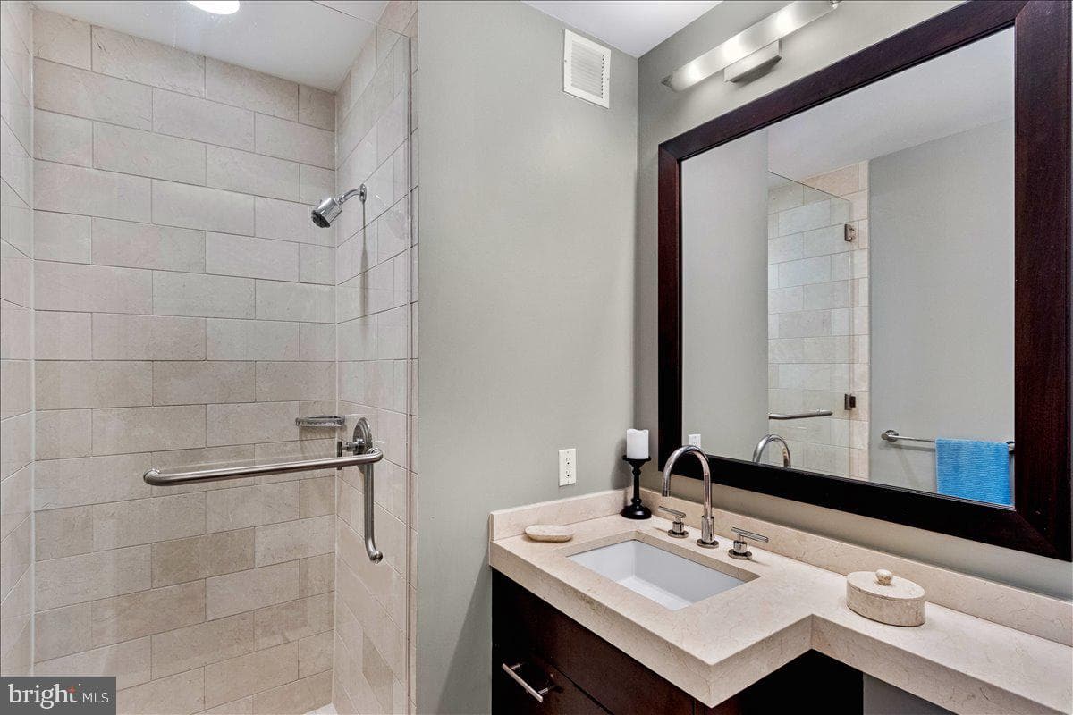 1414 S Penn Square #11a photo 18