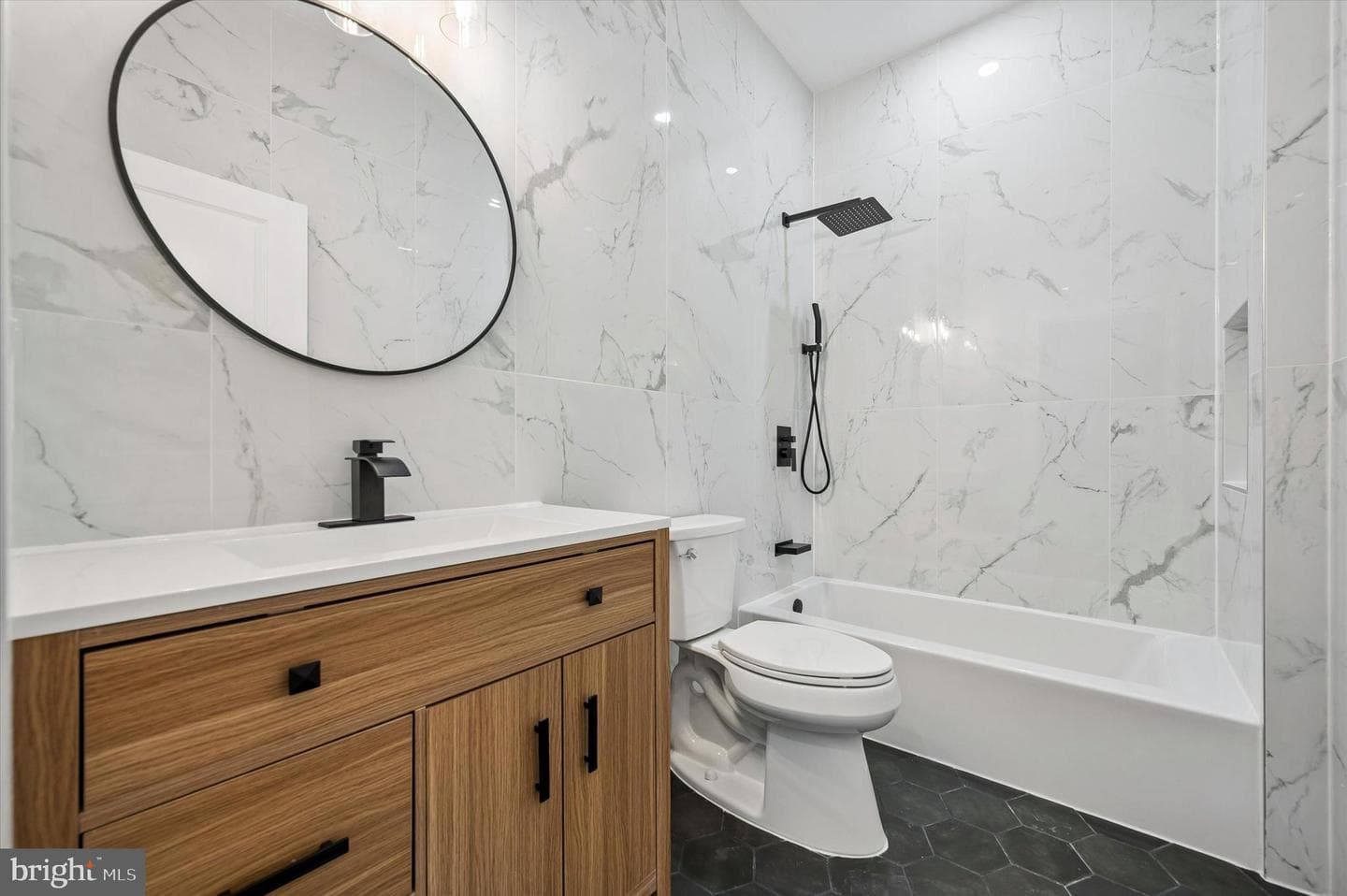 547 S Yewdall Street photo 17
