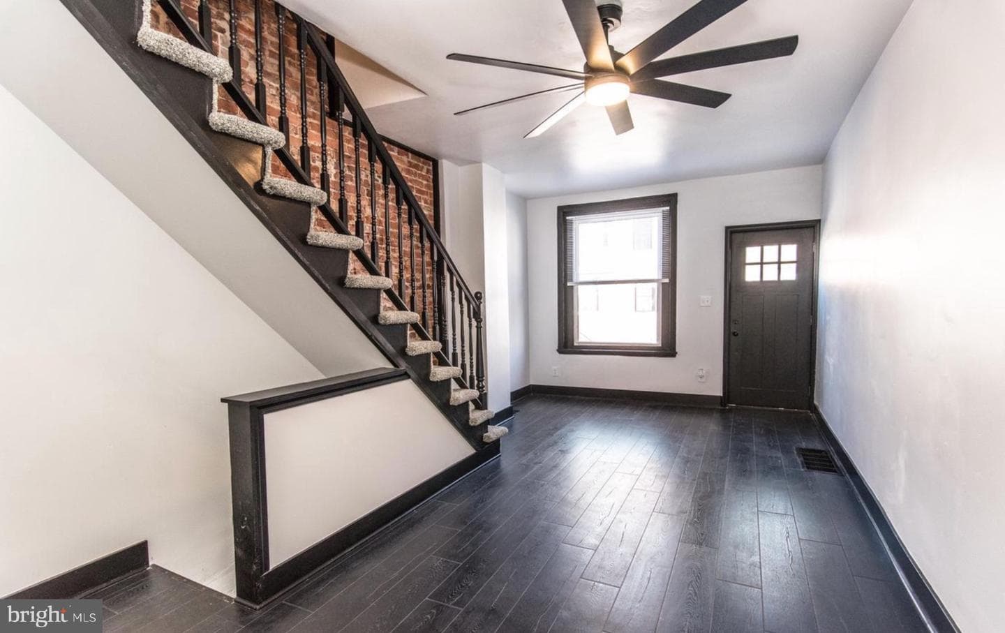 1838 E Albert Street photo 3