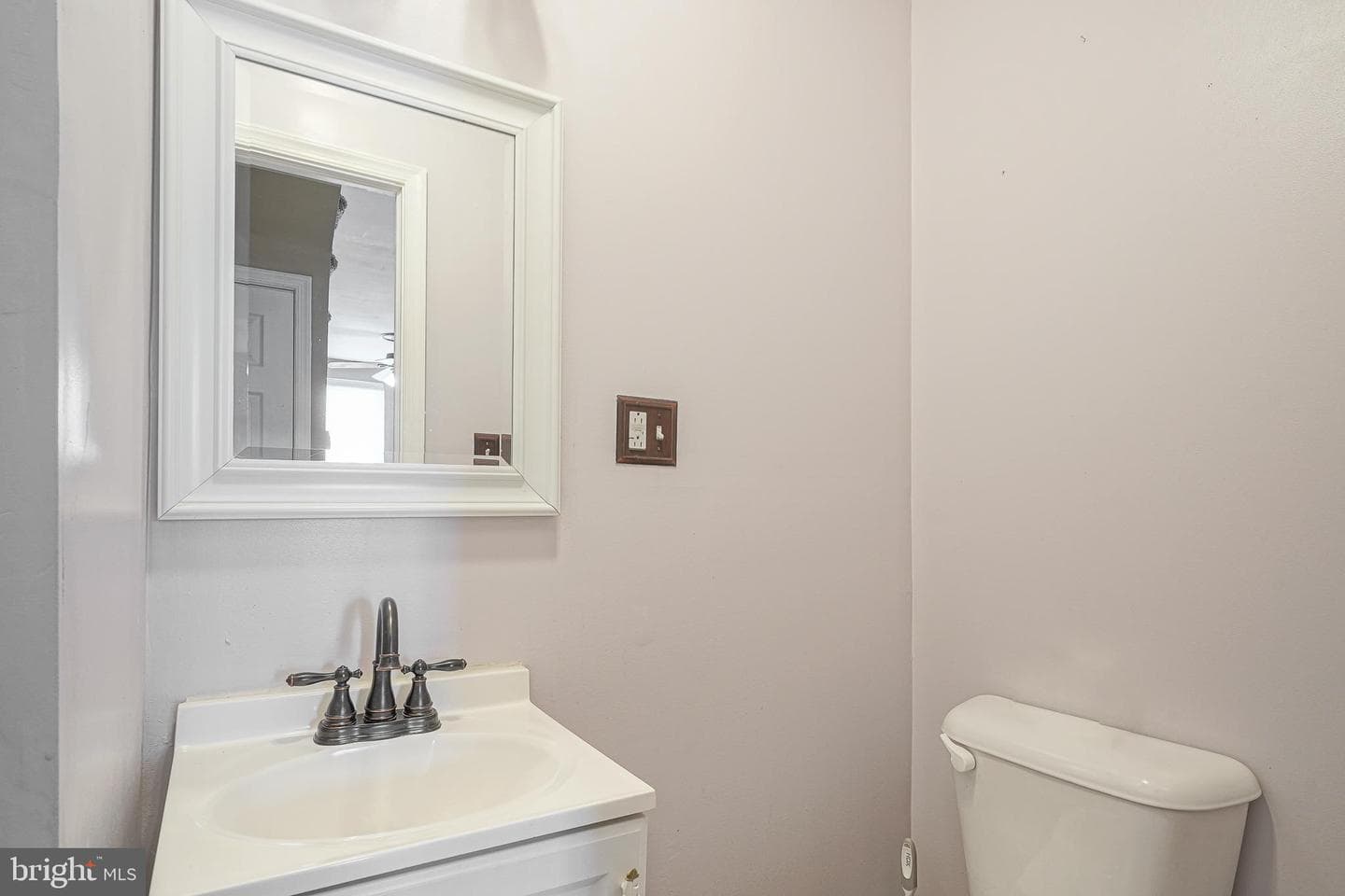 3333 Livingston Street photo 5