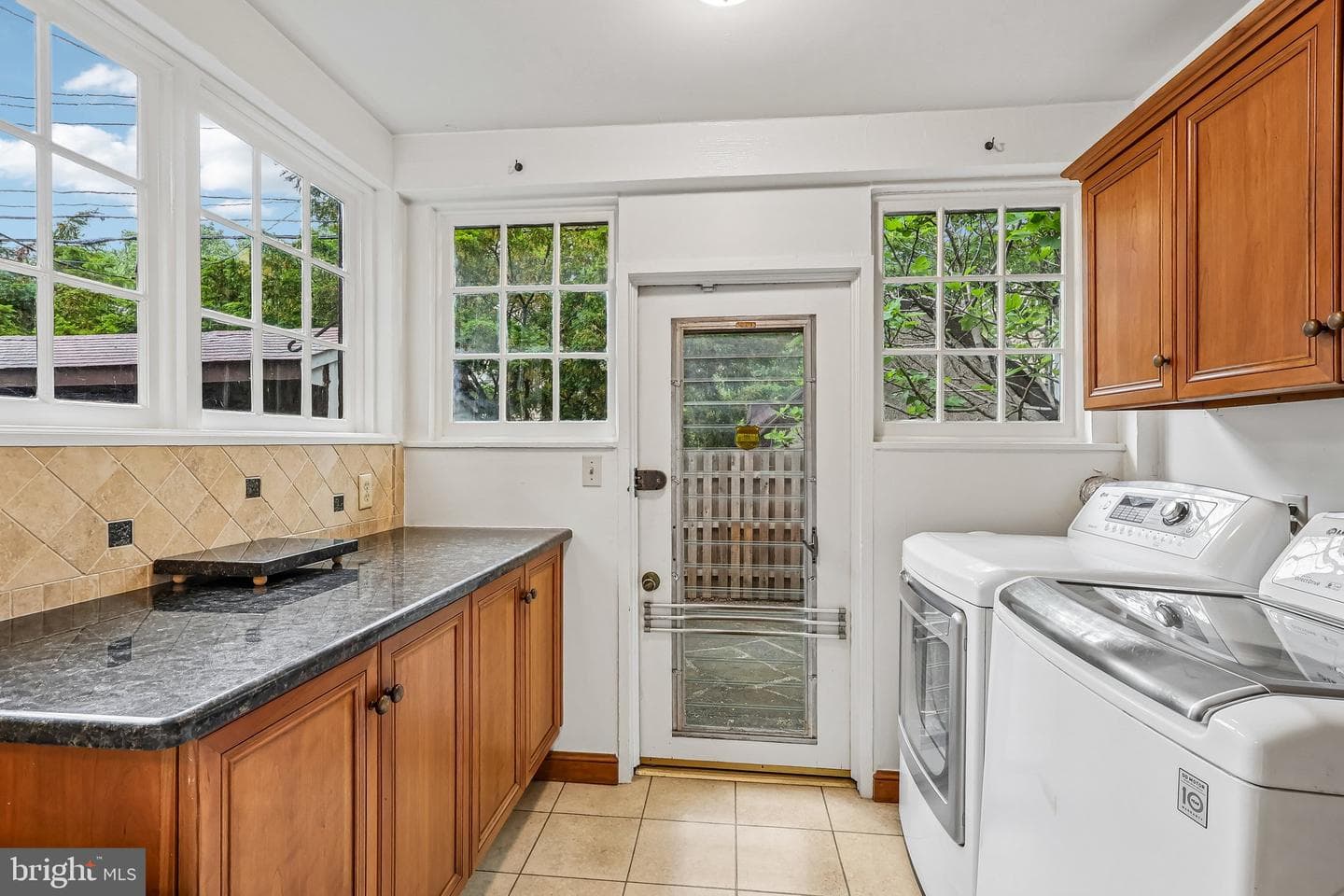 3219 W Penn Street photo 18